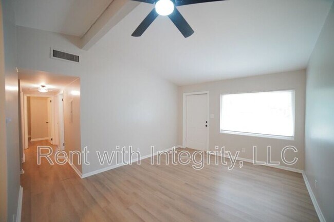 Foto del edificio - 2032 Warwick St