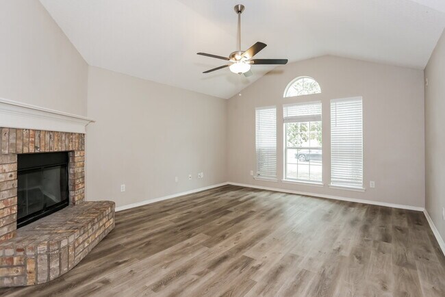 Foto del edificio - 10213 Dallam Ln