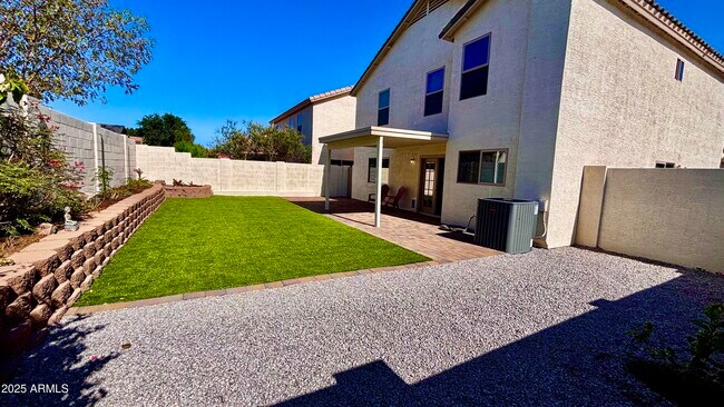 Foto del edificio - 12934 W Holly St