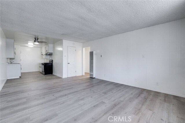 Foto del edificio - 3430 Elm Ave