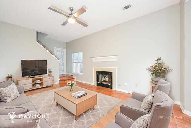 Foto del edificio - 4899 Hairston Pl