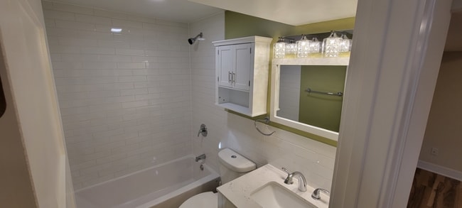 Photo - 6119 N Wolcott Ave Apartment