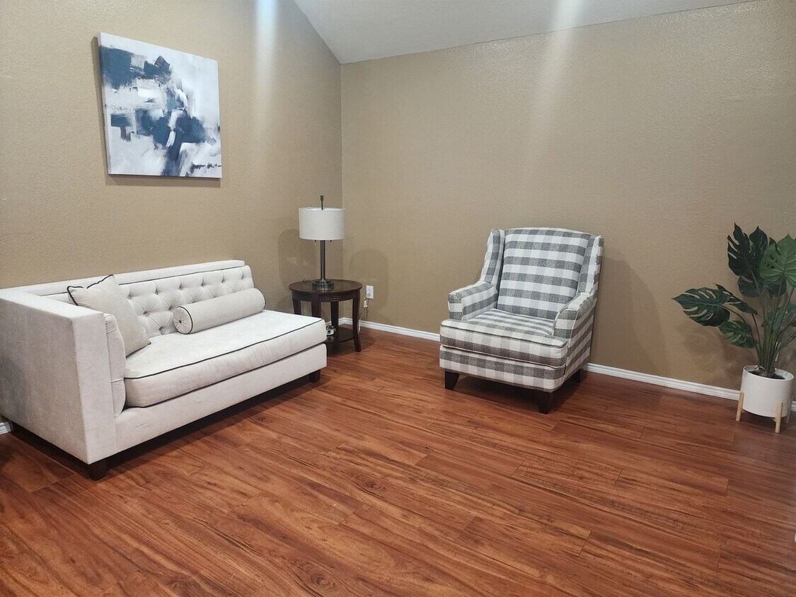 Primary Photo - Move In Ready