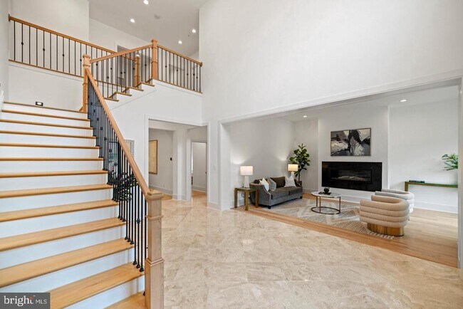 Foto del edificio - 8609 Woodbrook Ln
