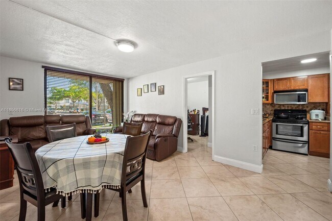 Foto del edificio - 3610 SW 114th Ave