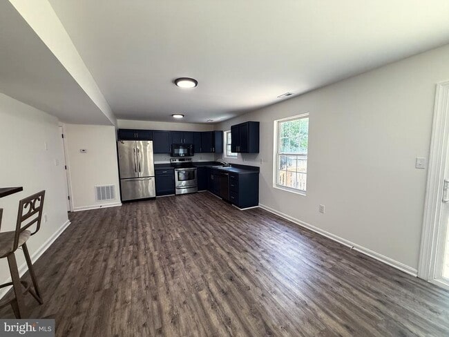 Building Photo - 1171 Holly Ave