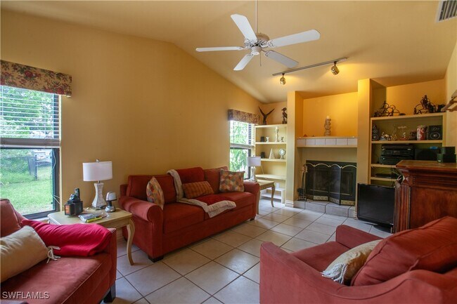 Foto del edificio - 1813 SW 26th St