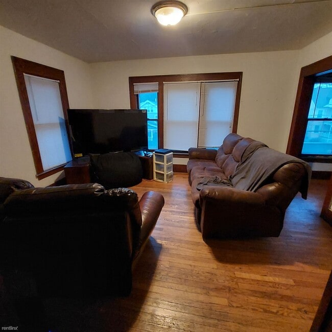 Building Photo - 1 br, 1 bath House - 916 Ackerman Avenue R...