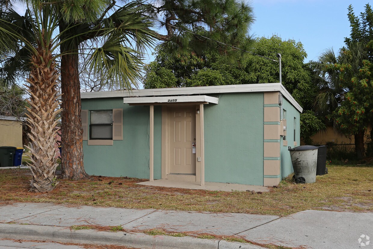 Primary Photo - 2505 Wilkins Ave