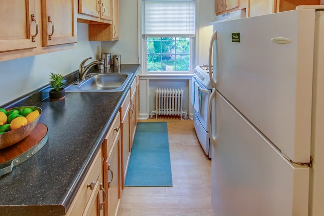 Building Photo - Schuyler Place