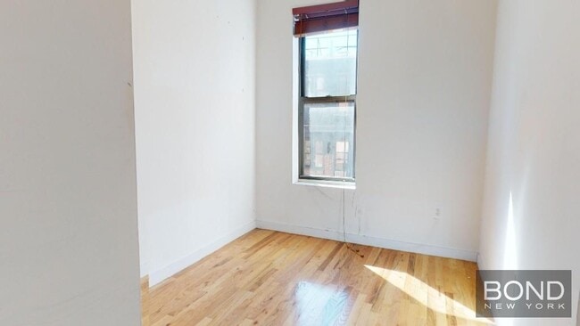 Foto del edificio - 312 E 91st St