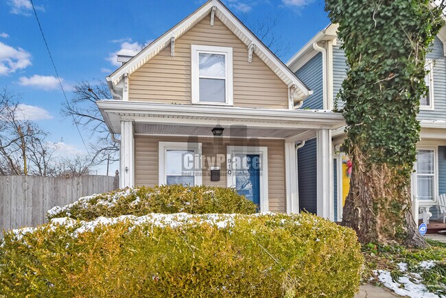 Photo - 910 Lexington Ave House