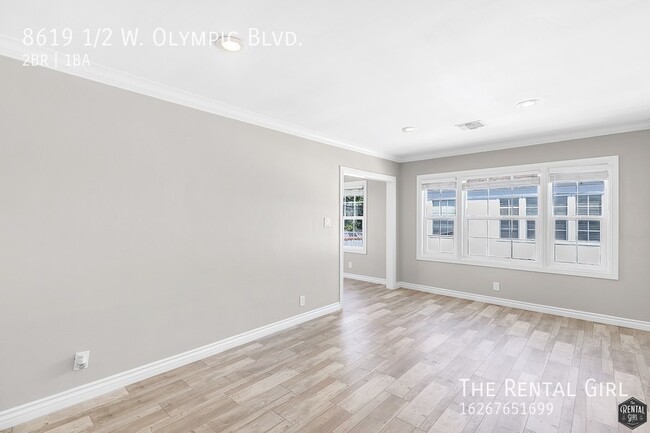 Building Photo - PICO-ROBERTSON 2 BR/1BA CORNER UPPER UNIT ...
