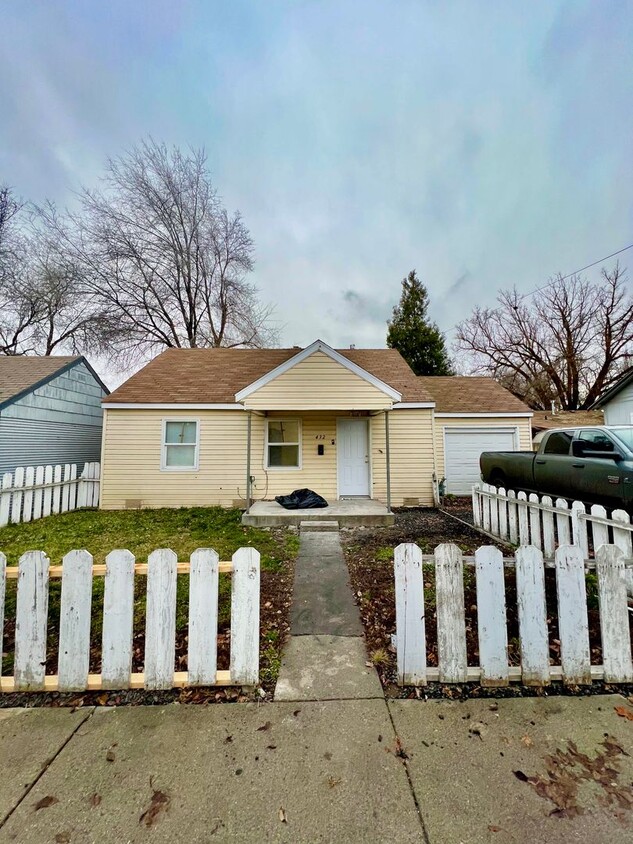 Primary Photo - cute 2 Bedroom 1 Bath