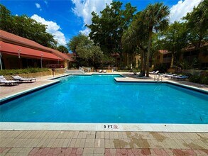 Building Photo - 1040 Coral Club Dr
