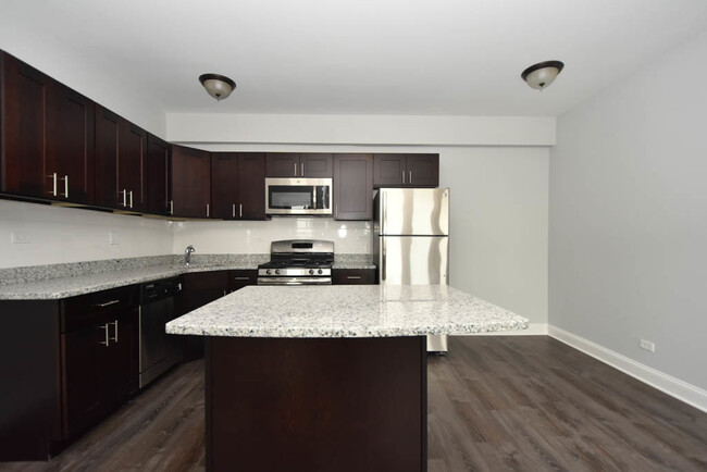 Building Photo - 1608 Sherwin