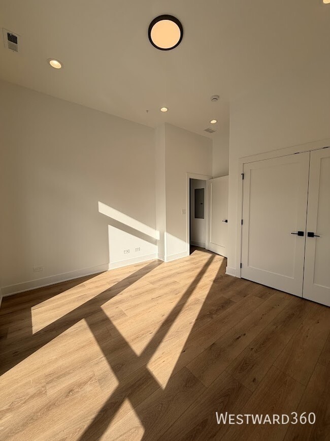 Building Photo - 1625 W 13th St