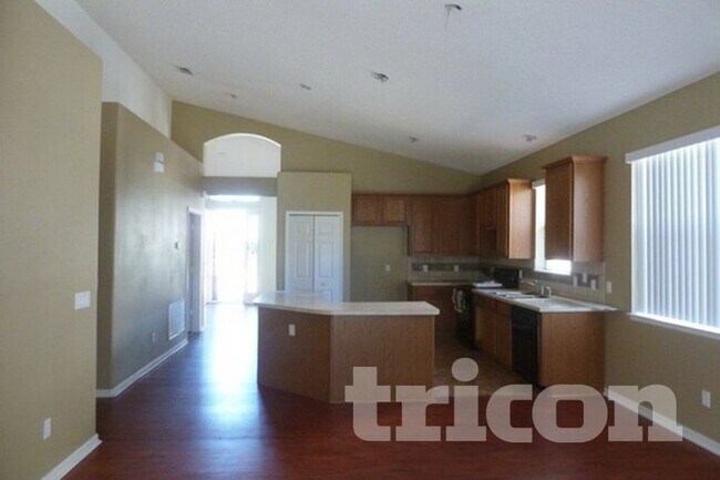 Foto del edificio - 2233 Sand Arbor Cir