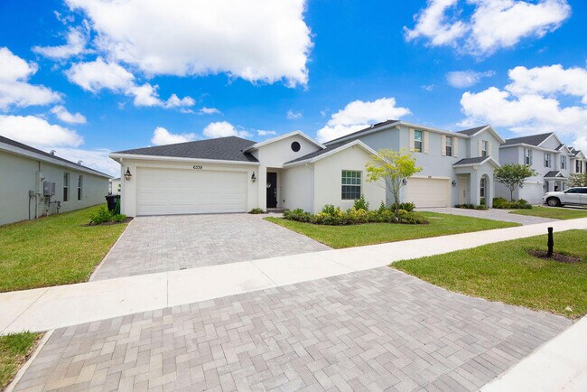 Foto del edificio - 6339 Windwood Wy