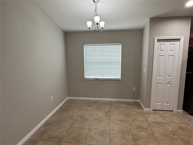 Foto del edificio - 4819 Summerfield Cir