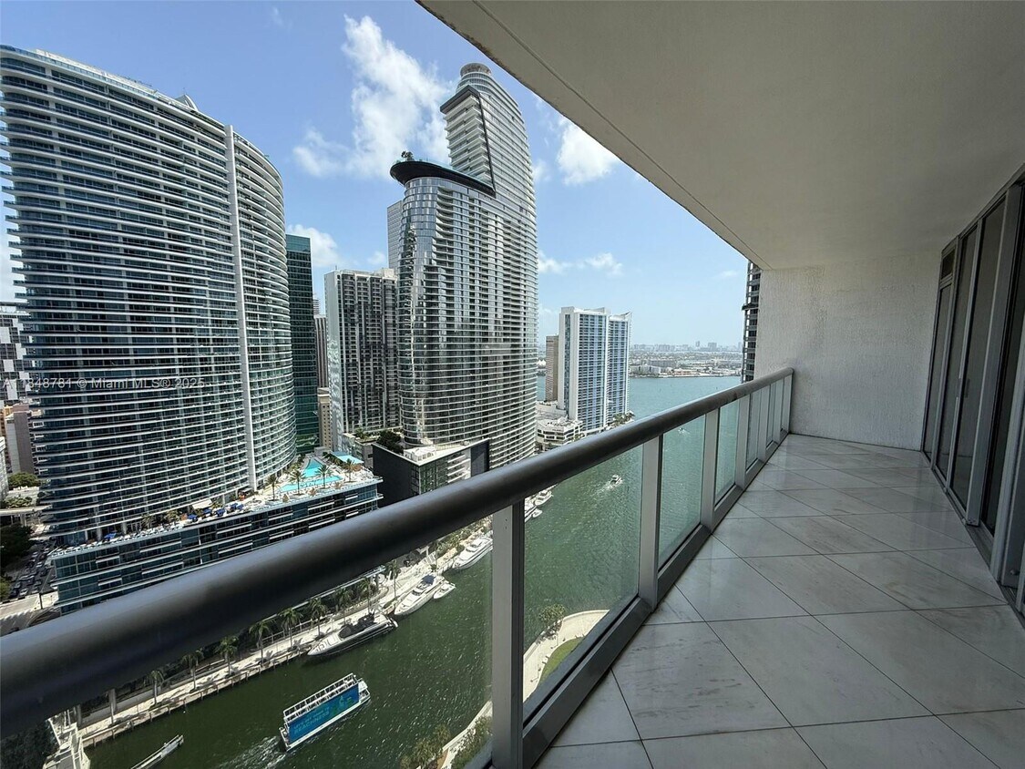 Foto principal - 465 Brickell Ave