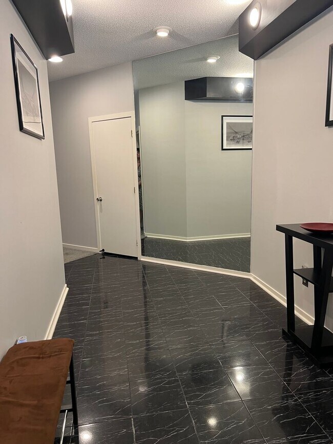 Foto del edificio - 806 E Lee St