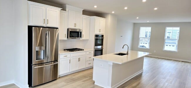 Building Photo - Welcome to this brand-new, never-before-li...