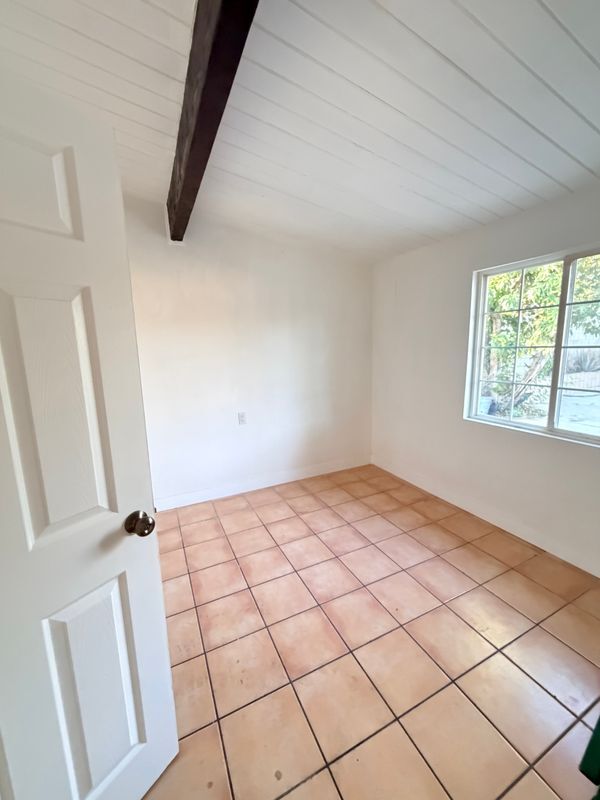 Foto del edificio - 5314 N Banewell Ave