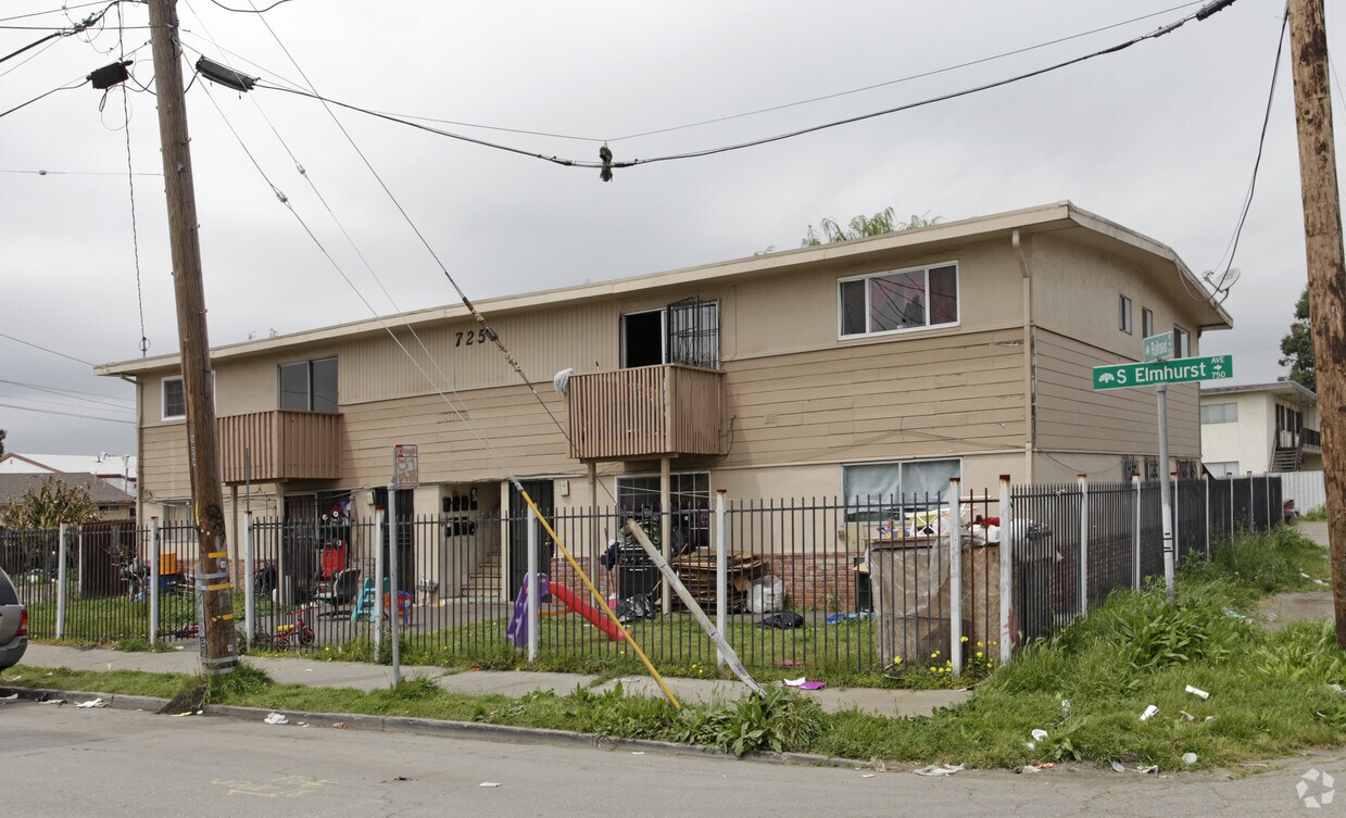 Foto principal - 725 S Elmhurst Ave