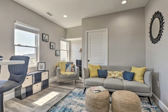 Photo - 941 Brooks Ln Apartment