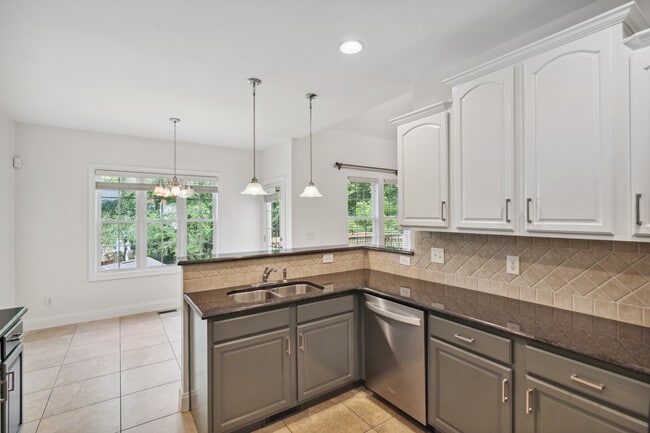 Foto del edificio - 191 Bridle Path