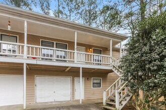 Building Photo - 1535 Springwood Dr SE