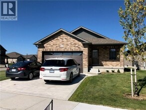 Building Photo - 405 Krotz St E