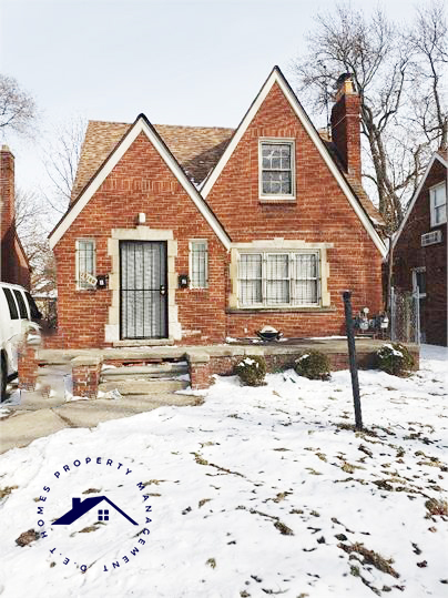 Foto principal - 15100 Whitcomb St