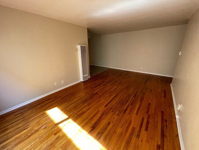 Building Photo - 1309 11th St