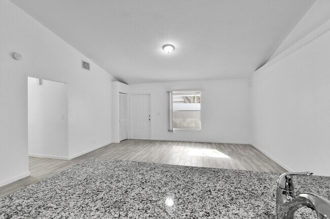 Building Photo - 13974 Folkestone Cir