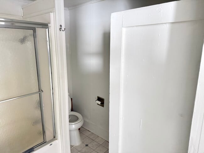 Building Photo - 121 W Plymouth St