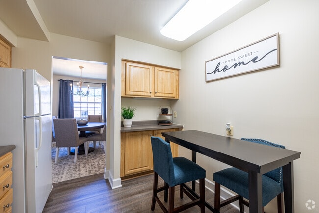 2BR, 2BA - 1,300SF - The Chateau - Kitchen - The Brittany Apartments