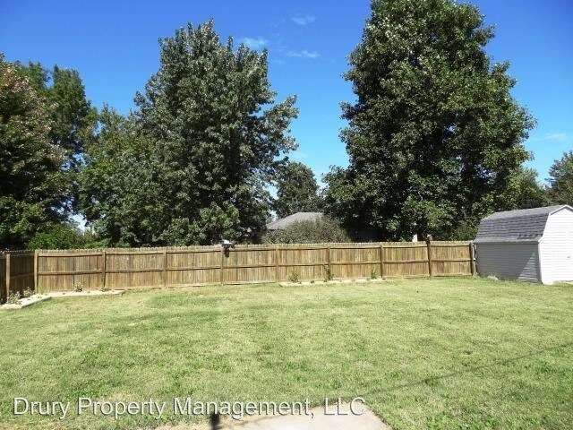 Building Photo - 5364 S Cloverdale Ln