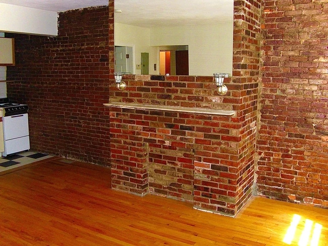 Building Photo - 670 Tremont St