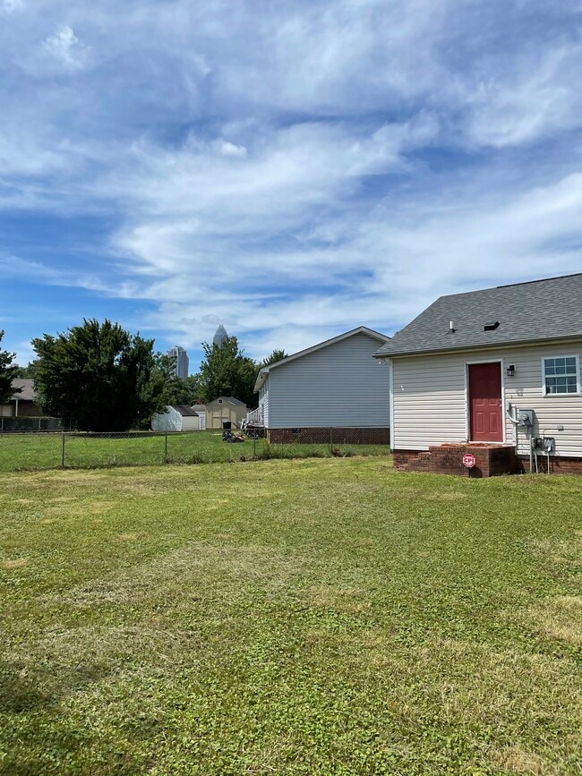 Building Photo - 905 Lyme Brook Ln
