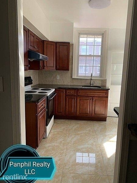 Building Photo - 3 br, 1 bath Townhome - 7159 Montague Street