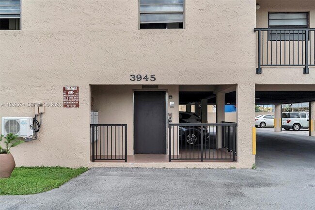 Building Photo - 3945 SW 89th Ave