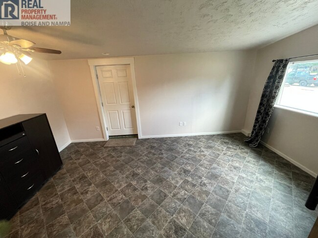 Foto del edificio - Remodeled 3 Bedroom home with no HOA!