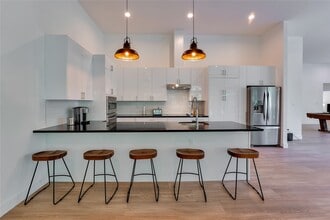 Building Photo - 11571 Robin Ln