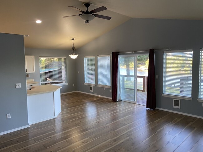 Foto del edificio - 348 Cockle St SW