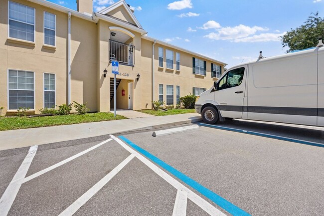 Building Photo - Great price and just a quick bike ride to the beach!