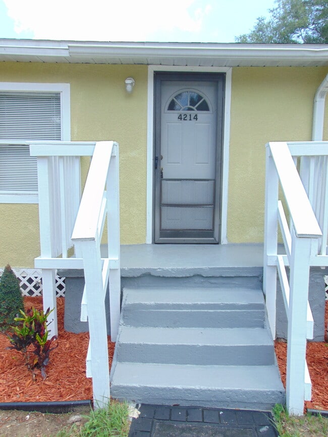 Building Photo - 4214 E Palifox St