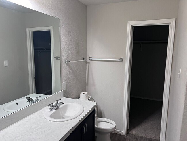 Foto del edificio - March Village UT-1 Block 27