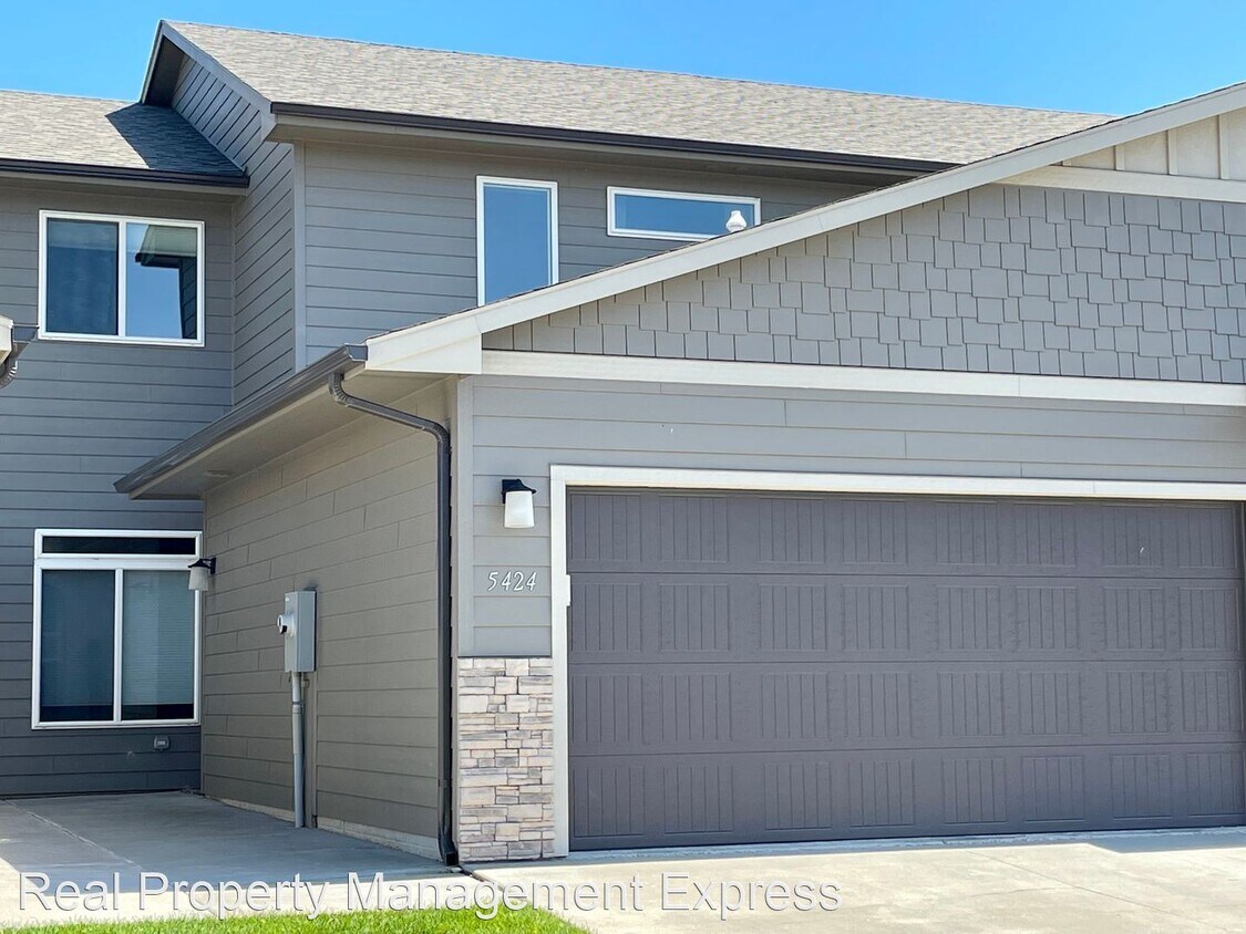 Primary Photo - 3 br, 2.5 bath House - 5424 S Seville Pl